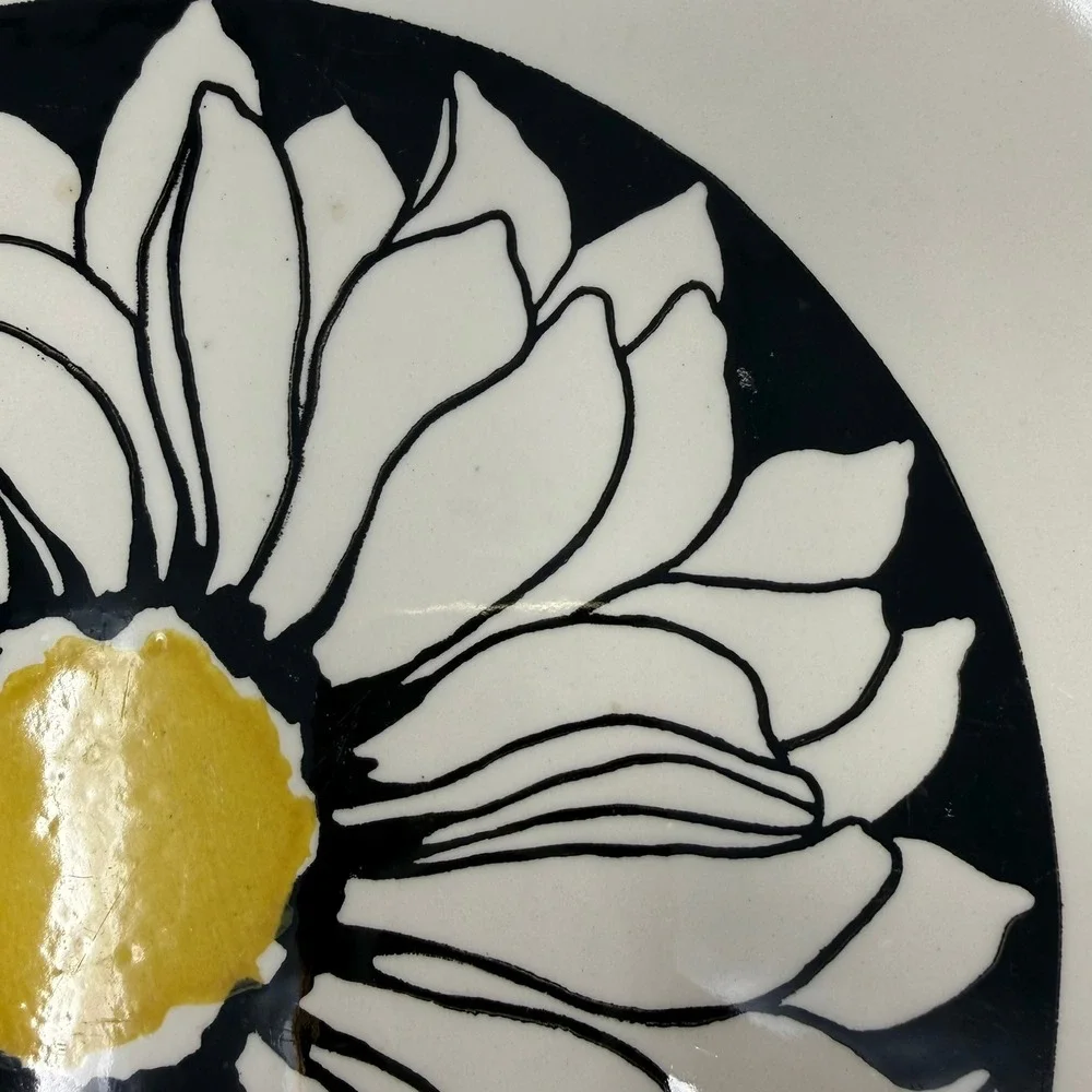Royal Ironstone it's‎ a daisy 12